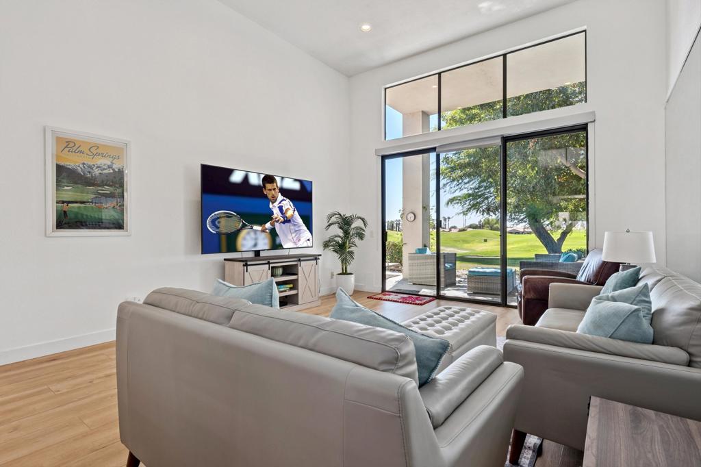 54326 Oak Tree