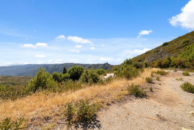 35005 Loma Chiquita Road, Los Gatos CA: https://media.crmls.org/mediaz/aa7fadb4-e950-45cc-bba8-7725845206b6.jpg