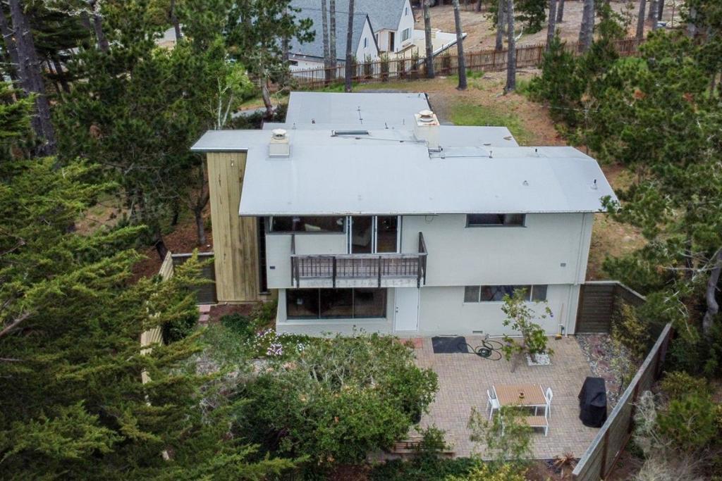 4021 Sunridge Road