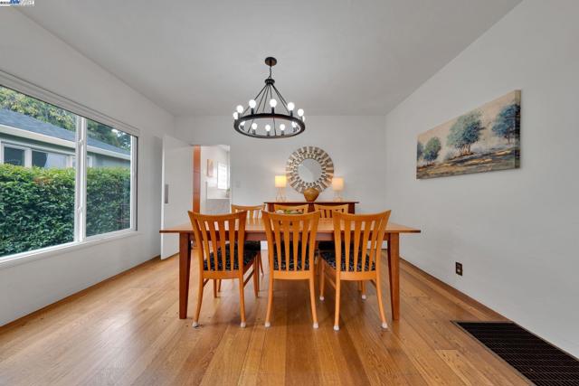 Image 10 of 57 For 3016 Hyde St