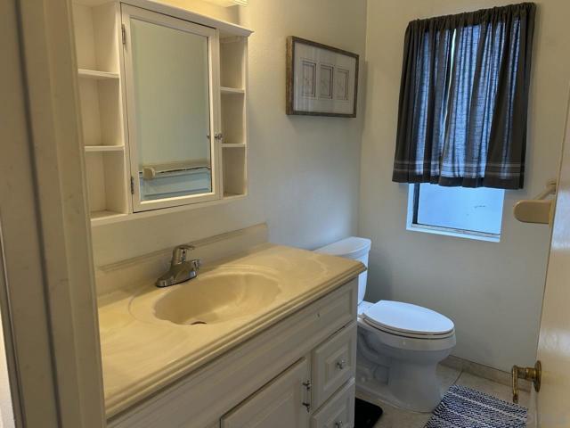 0 8184 Caminito Sonoma, La Jolla CA: https://media.crmls.org/mediaz/aa810177-b1bc-49b8-a415-a23a77640b55.jpg