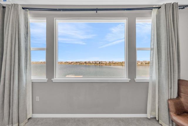 2859 Wylin Blvd, Lathrop CA: https://media.crmls.org/mediaz/aa81388b-6249-4576-b4fa-91f2bb963411.jpg