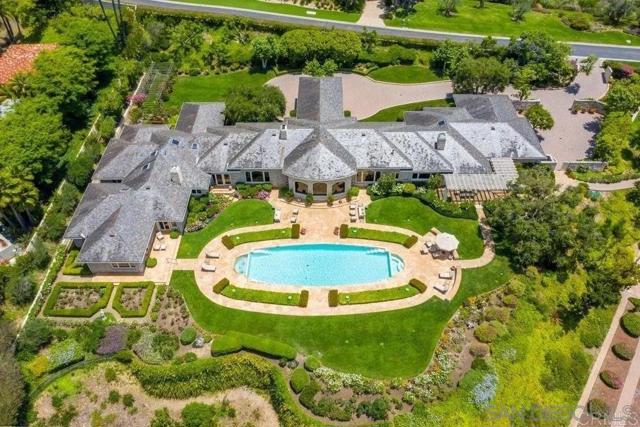 14716 Ladys Secret Drive, Rancho Santa Fe CA: https://media.crmls.org/mediaz/aa815be7-3a3a-4c74-801b-40b124538ff9.jpg