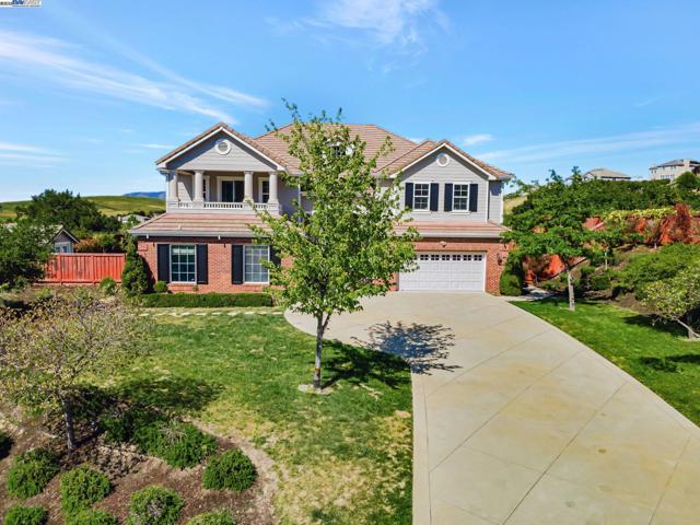 548 Wycombe Ct, San Ramon CA: https://media.crmls.org/mediaz/aa82b4ad-fc7a-4d0d-a75e-566ad752038e.jpg