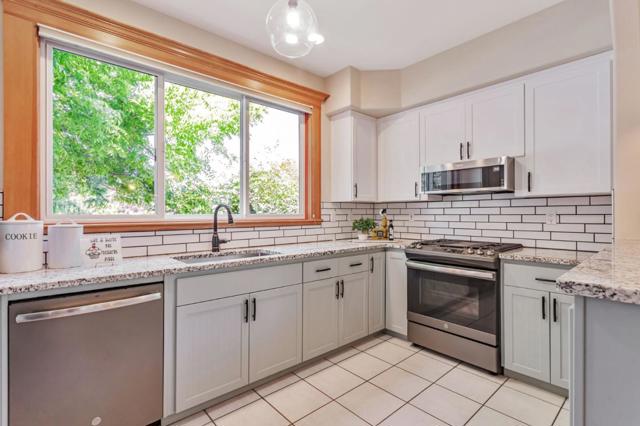 2604 La Paloma Lane, Santa Cruz CA: https://media.crmls.org/mediaz/aa83829d-7699-4926-abff-8f111e7dfa57.jpg