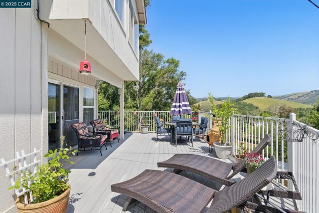3648 Morgan Territory Rd, Clayton CA: https://media.crmls.org/mediaz/aa83a4aa-e226-44d3-b7a0-4009ae37d561.jpg