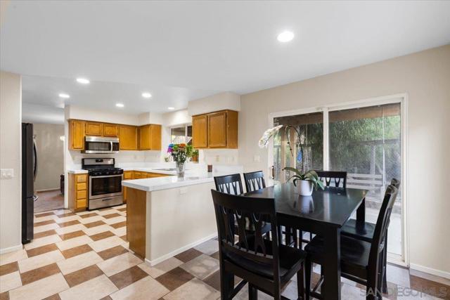 609 Jacks Creek Road, Escondido CA: https://media.crmls.org/mediaz/aa8412b1-d87c-4c08-ad6a-0e8a82523a8f.jpg