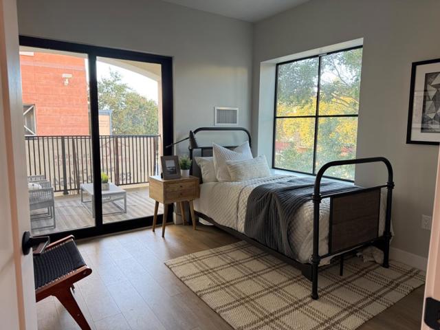 400 San Benito, Hollister CA: https://media.crmls.org/mediaz/aa8440df-7d8e-422a-a8e8-325f1a90419b.jpg