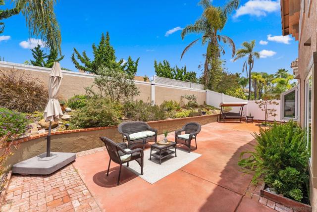 729 Mosaic Cir, Oceanside CA: https://media.crmls.org/mediaz/aa84a12d-978a-4499-a407-47b90038e63e.jpg