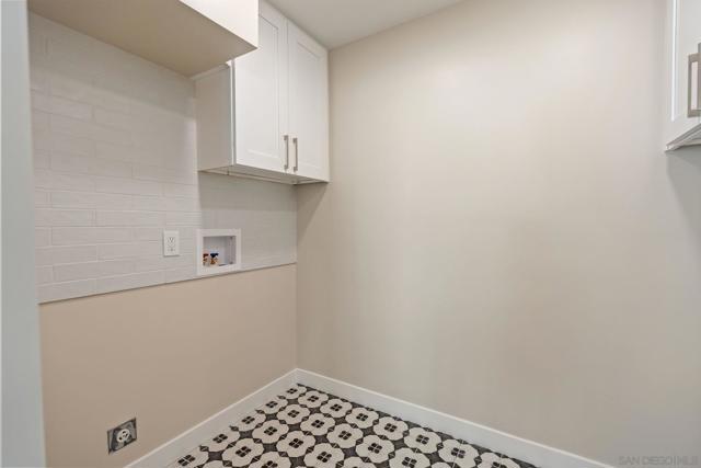 3910 Adams Street, Carlsbad CA: https://media.crmls.org/mediaz/aa850a7e-99d6-44d3-8626-7050ed670919.jpg
