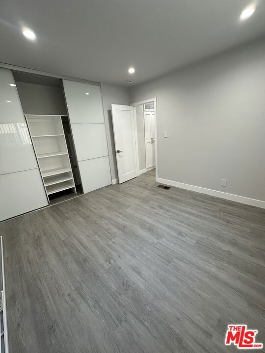 1118 S Holt Avenue, Los Angeles CA: https://media.crmls.org/mediaz/aa87084a-4030-43c8-bebe-3ed4c49f32f0.jpg