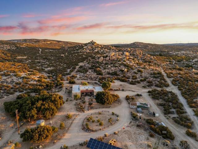 40760 Old Highway 80, Boulevard CA: https://media.crmls.org/mediaz/aa877a97-18a4-414f-aea8-89b68284c47c.jpg