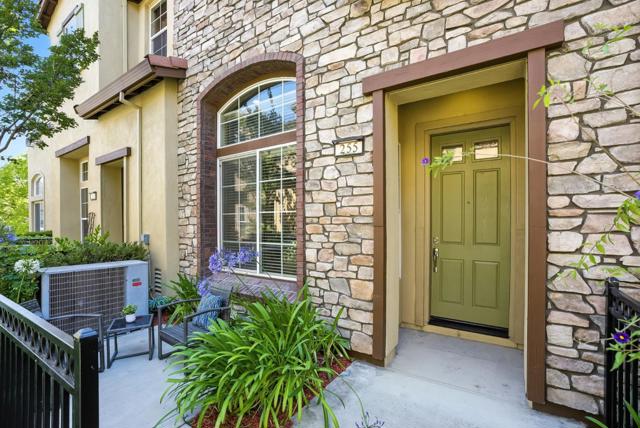 255 Honeylocust Terrace, Sunnyvale CA: https://media.crmls.org/mediaz/aa880e9d-6e57-4631-8c25-0180c58fe6d6.jpg