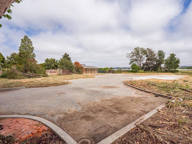 30 Riverside Road, Watsonville CA: https://media.crmls.org/mediaz/aa88ced9-352b-46c7-9831-3e867d172656.jpg