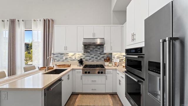 8536 Aspect Drive, San Diego CA: https://media.crmls.org/mediaz/aa890c12-4852-4182-be6f-76a7bdfba594.jpg