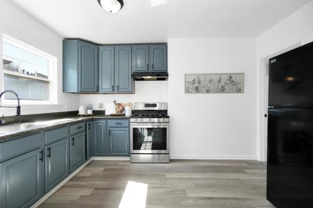 763 Grand Avenue, South San Francisco CA: https://media.crmls.org/mediaz/aa8923b4-046b-4726-a258-b7ef1c439902.jpg
