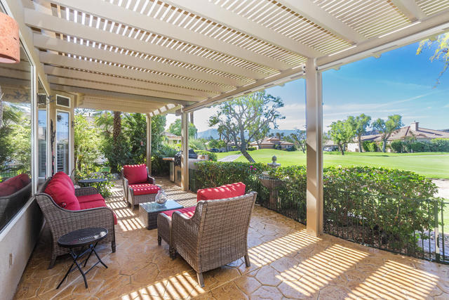 43363 N Heritage Palms Drive, Indio CA: https://media.crmls.org/mediaz/aa8950fa-58f0-43b1-ab67-c1633af4b337.jpg