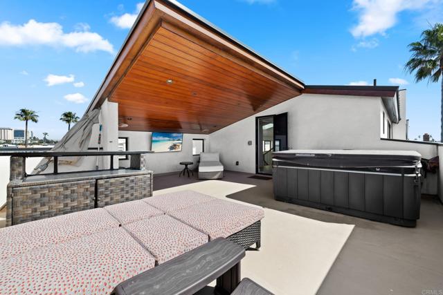 Detail Gallery Image 46 of 72 For 119 41st St, Newport Beach,  CA 92663 - 3 Beds | 5 Baths