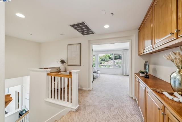 4110 Mystic View Ct, Hayward CA: https://media.crmls.org/mediaz/aa8aa6d3-bce3-4240-8ff2-76daec015bc2.jpg