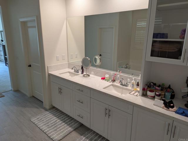 34885 Heartland Lane, Murrieta CA: https://media.crmls.org/mediaz/aa8b2e79-e079-47e6-8da8-0c3764003961.jpg