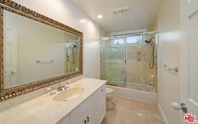 5105 Via Donte, Marina del Rey CA: https://media.crmls.org/mediaz/aa8b2f94-fb4e-4321-88dd-83d4429fc3f4.jpg