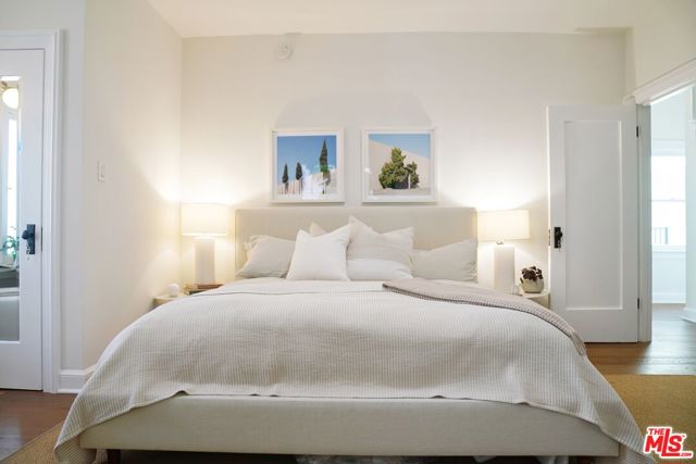 322 S Kingsley Drive, Los Angeles CA: https://media.crmls.org/mediaz/aa8b56b1-6ab7-4498-8b26-0d75a272c2e1.jpg