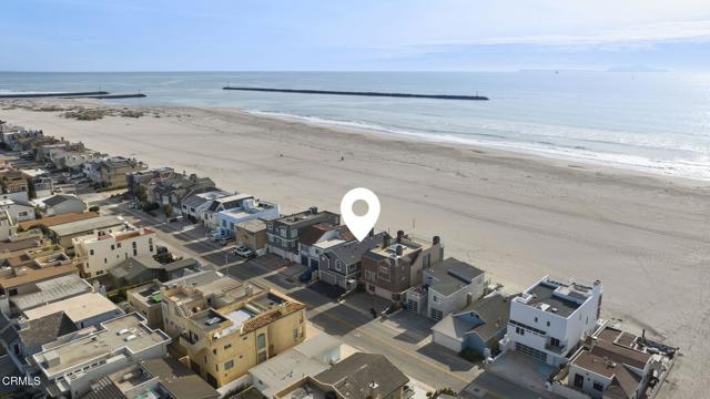3541 Ocean Drive, Oxnard CA: https://media.crmls.org/mediaz/aa8b9f46-09eb-4781-ac27-9ba111122721.jpg