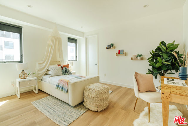 1343 S Ogden Drive, Los Angeles CA: https://media.crmls.org/mediaz/aa8bd619-001b-4ca6-a416-8082686e09da.jpg