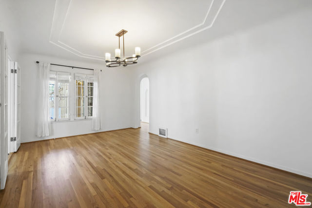 1143 S Rimpau Boulevard, Los Angeles CA: https://media.crmls.org/mediaz/aa8c426d-7afb-4fb3-8da5-78a08058a5cb.jpg