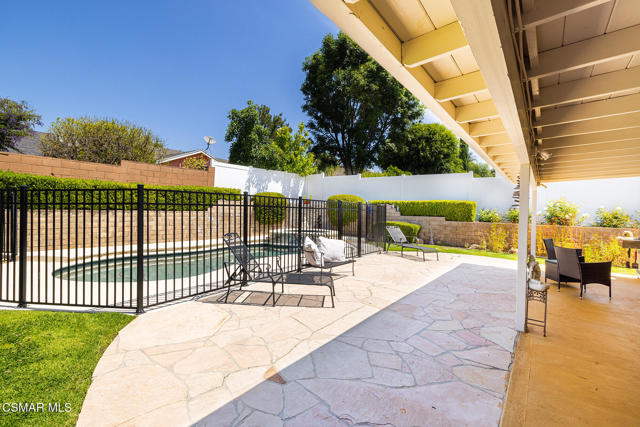 6605 Tamarind Street, Oak Park CA: https://media.crmls.org/mediaz/aa8cde3e-8753-422f-b21d-2486be9a8727.jpg