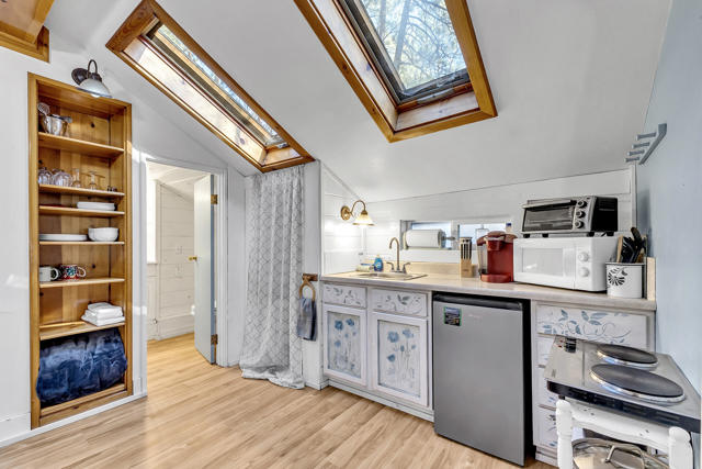 25585 Alderwood St Street, Idyllwild CA: https://media.crmls.org/mediaz/aa8dc5bb-819b-4aab-963d-1ae340dfcf45.jpg