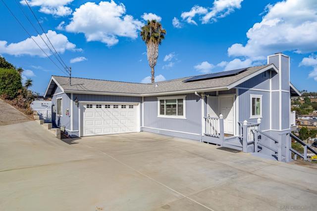 1180 Evelyn St, San Diego CA: https://media.crmls.org/mediaz/aa8e07a4-725a-4c27-820a-f1a7e2007d8c.jpg