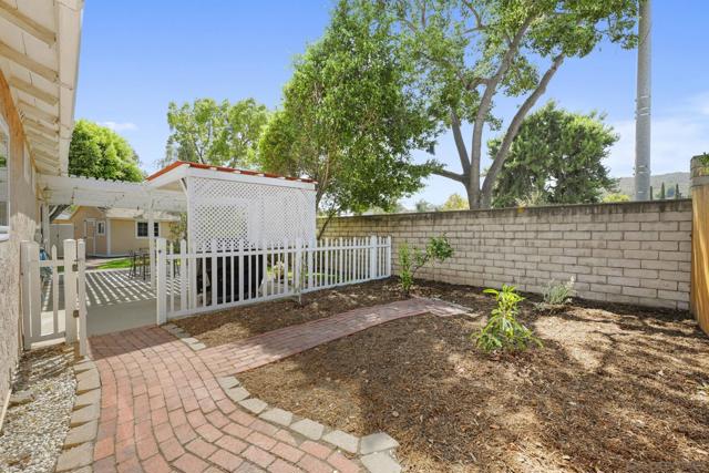 13250 Powers Ct, Poway CA: https://media.crmls.org/mediaz/aa8e5bbf-24c0-43e0-9e66-247c80f050ce.jpg