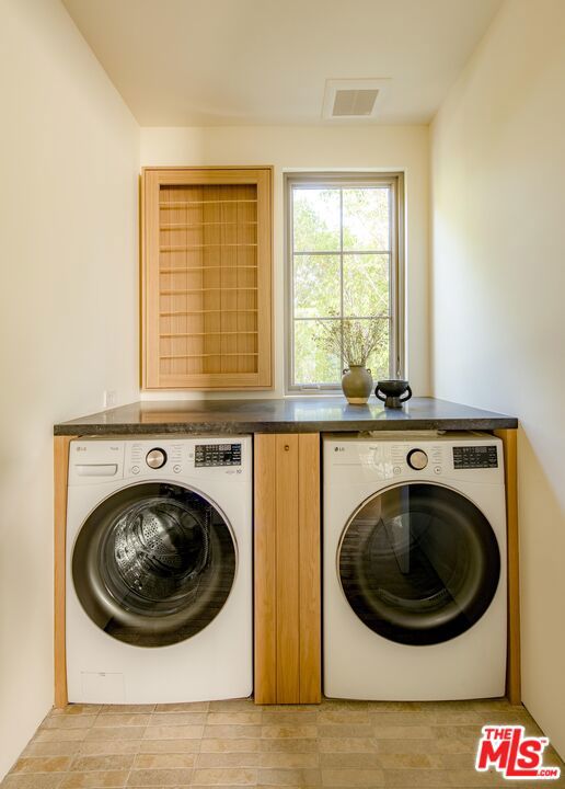 4209 Vantage Avenue, Studio City CA: https://media.crmls.org/mediaz/aa8ea634-6022-42ed-8dd5-083f2c7f2f41.jpg