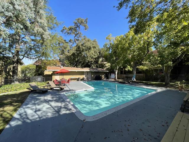 420 Alberto Way, Los Gatos CA: https://media.crmls.org/mediaz/aa8ec4ad-be38-4d52-bc54-1a6aa123c648.jpg