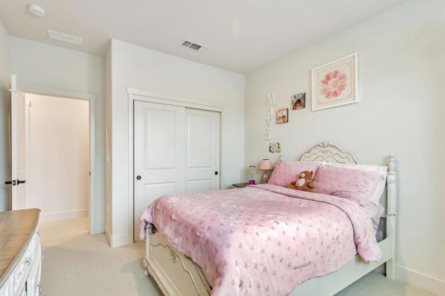 172 Vienna Way, Hollister CA: https://media.crmls.org/mediaz/aa8ee751-733f-4600-b495-ebecc6b3cad0.jpg