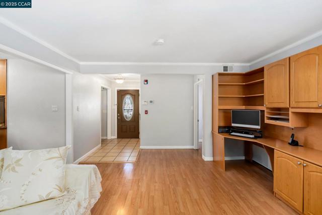 1216 Sherlock Way, Concord CA: https://media.crmls.org/mediaz/aa8eea51-339d-40df-b465-91fbb09d7529.jpg