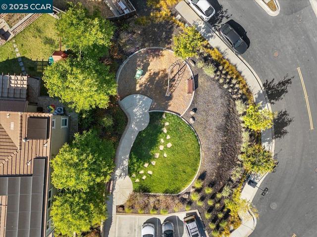 17691 Whisper Ln, Castro Valley CA: https://media.crmls.org/mediaz/aa8f1e40-e585-4822-a2b5-f67622883a98.jpg