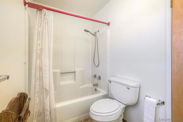 25861 E Old Julian Hwy, Ramona CA: https://media.crmls.org/mediaz/aa8fc9dd-1c17-4d6d-b4e5-59244698e92b.jpg