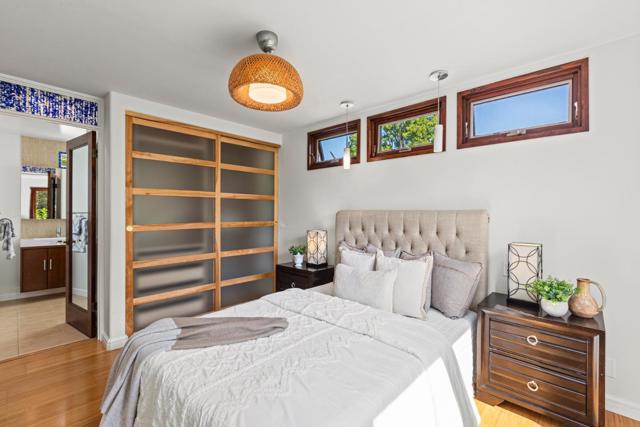 212 Gilbert Avenue, Menlo Park CA: https://media.crmls.org/mediaz/aa9046e6-99f9-4bb8-824a-a3671e96a594.jpg