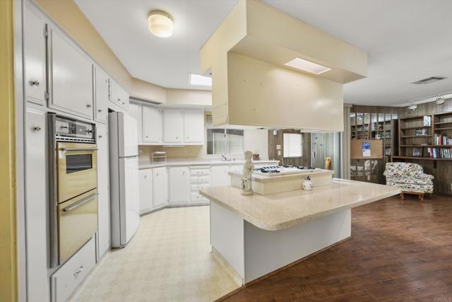 650 S Rancho Santa Fe Road, San Marcos CA: https://media.crmls.org/mediaz/aa9047fd-2a3c-44eb-8280-74438f93aec9.jpg