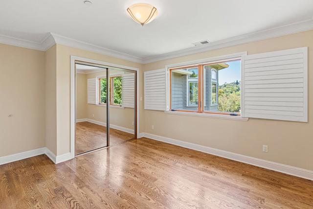 436 Summit Drive, Redwood City CA: https://media.crmls.org/mediaz/aa91096a-20d2-4050-97db-ff14a7eae5a0.jpg