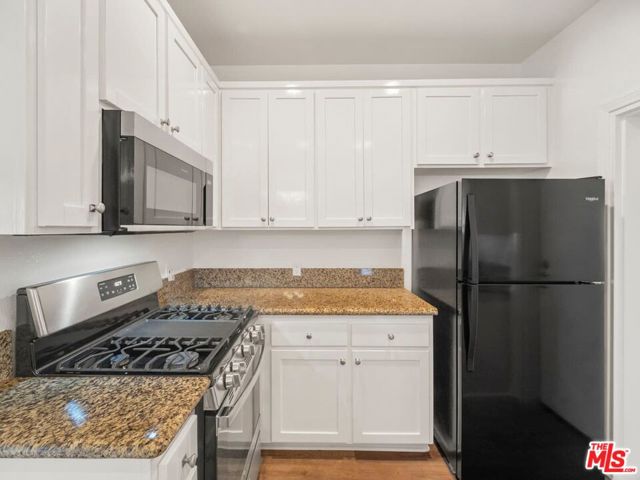1625 Butler Avenue, Los Angeles CA: https://media.crmls.org/mediaz/aa918f47-e707-421a-ad0a-dd0658fb3e66.jpg