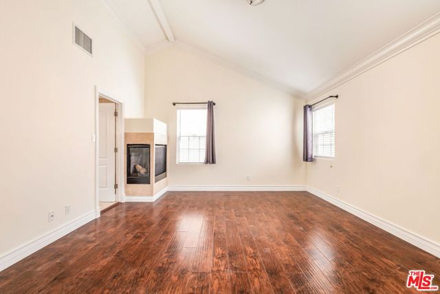 13743 Cordary Avenue, Hawthorne CA: https://media.crmls.org/mediaz/aa926c9a-a447-4952-890f-db50144bb9e2.jpg