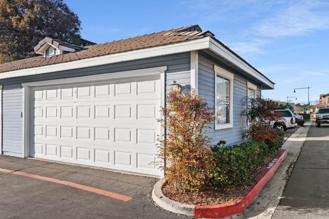 13975 Midland Rd, Poway CA: https://media.crmls.org/mediaz/aa92820a-551b-4764-8f9a-9541d68df562.jpg