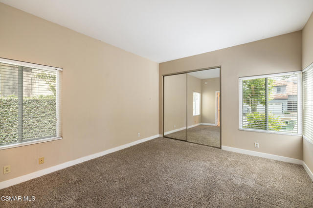 11554 Chestnut Ridge Street, Moorpark CA: https://media.crmls.org/mediaz/aa92fa31-0455-4ea1-922b-e045ead5c22a.jpg