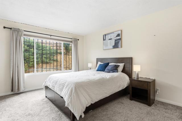 6615 Reservoir Court, San Diego CA: https://media.crmls.org/mediaz/aa931fd2-cf75-4536-a4b0-03a43be35af8.jpg