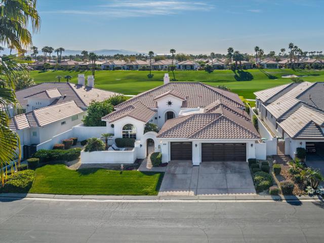 80315 Via Valerosa, La Quinta CA: https://media.crmls.org/mediaz/aa935b71-a31f-49f8-873b-ba819e5d7a8a.jpg