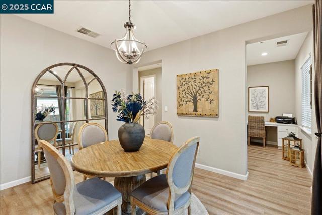 369 Parkfield Way, Oakley CA: https://media.crmls.org/mediaz/aa9364cd-4815-4701-b47f-f0881e6d5130.jpg