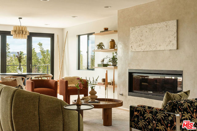1615 Sargent Place, Los Angeles CA: https://media.crmls.org/mediaz/aa93a33b-bf80-43f3-be0a-519a71b1752b.jpg